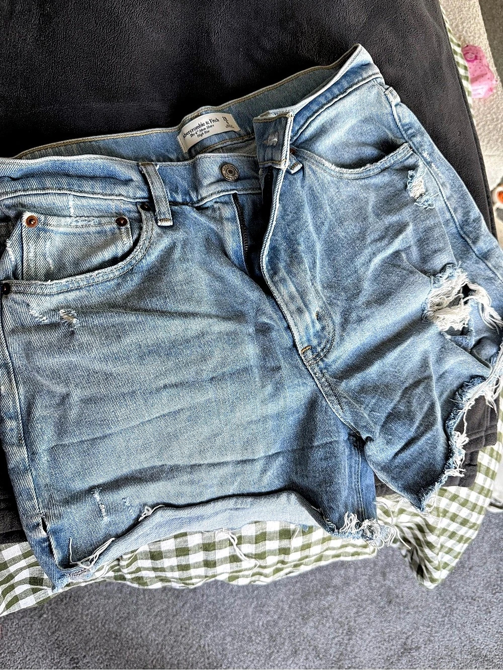 Abercrombie & Fitch The 4" Mom Short High Rise Blue Waist 28